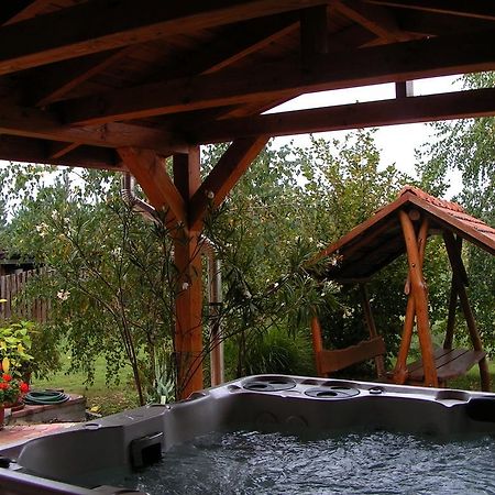 Gerendas Vendeghaz Hotel Egerszalok Bilik gambar