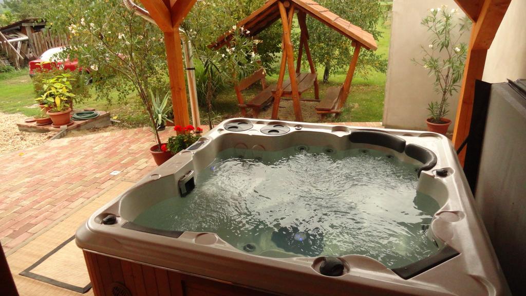Gerendas Vendeghaz Hotel Egerszalok Luaran gambar